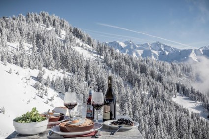 Outdoor dining on the slopes above Megeve - Snow-wise - Our complete guide to Megève, France - Mountain restaurants in Megève
