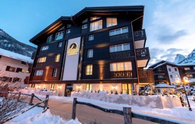 Exterior of luxury 4-star superior hotel Le Mirabeau Resort & Spa in Zermatt, Switzerland