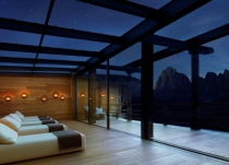 Panoramic relaxation room in the luxurious, romantic on-mountain Adler Lodge Alpe (Adler Mountain Lodge) in the Alpe di Siusi, Italy - Snow-wise - Best ski hotels for honeymoons or romantic getaways