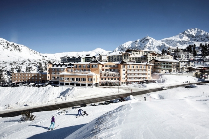 Exterior of the luxury family-friendly 4-star superior Hotel Steiner in Obertauern, Austria in winter - Snow-wise - Best ski hotels for families